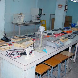 Laboratories & Classes